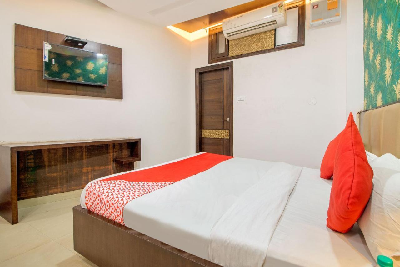 Oyo 48489 Adarsh Plaza Hotel Sahāranpur Exterior foto