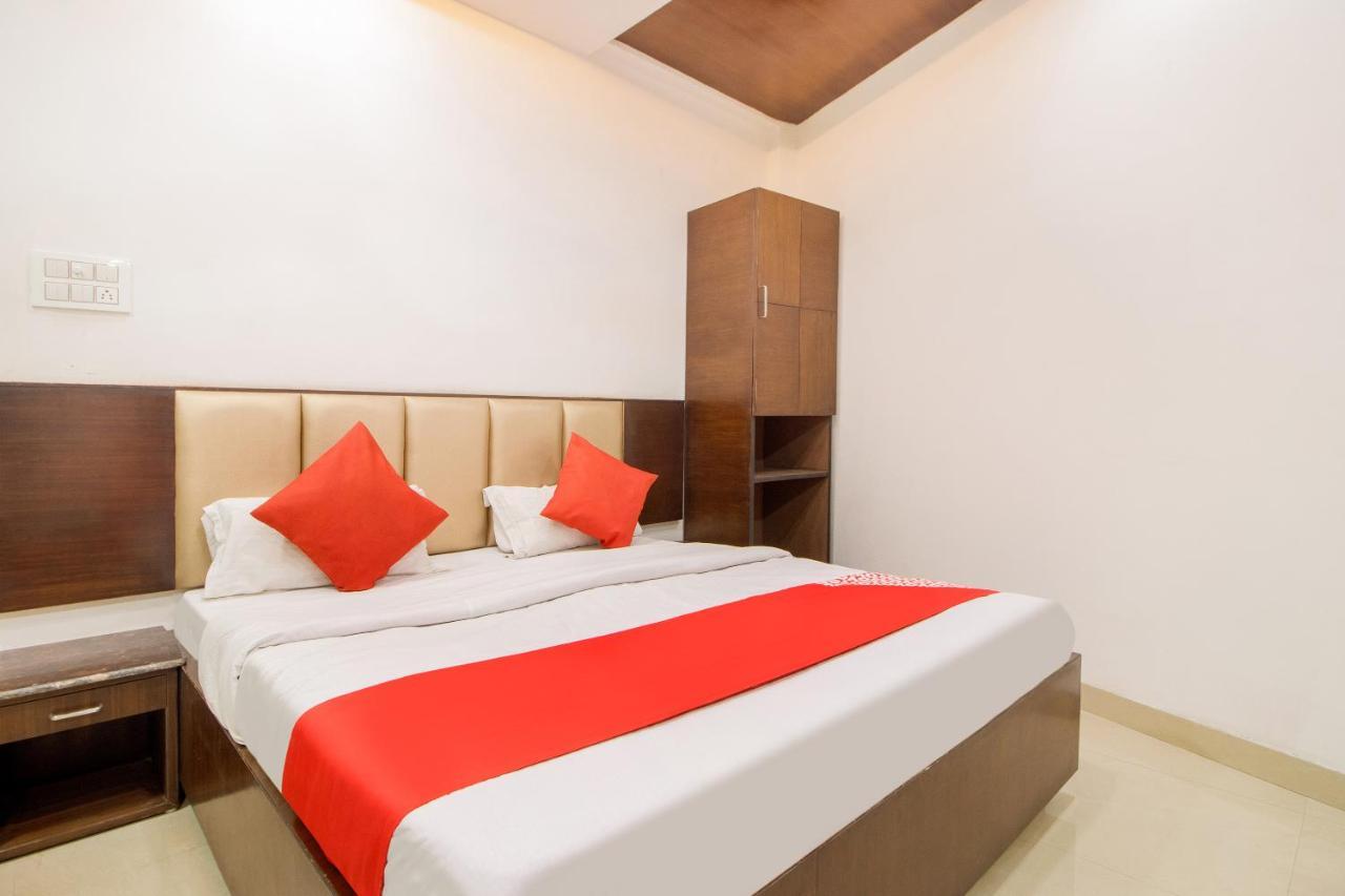 Oyo 48489 Adarsh Plaza Hotel Sahāranpur Exterior foto